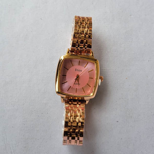 tylish Gold-Plated Quartz Watch with Square Pink Dial and Mesh Bracelet