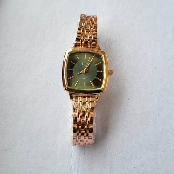 Elegant Gold-Plated Quartz Watch with Square Dial and Mesh Bracelet