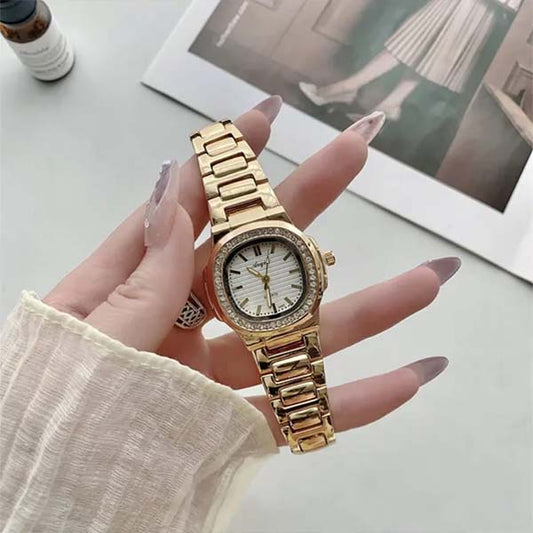 Elegant Gold Quartz Watch with Diamond Accents – Stylish & Timeless Design for Women