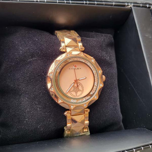Elegant Rose Gold Quartz Watch with Diamond Accents