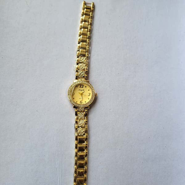 Elegant Gold Quartz Watch with Crystal-Studded Bracelet