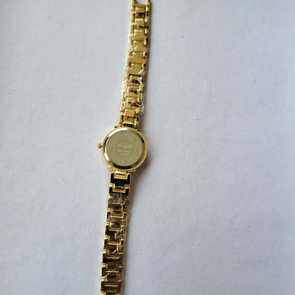 Elegant Gold Quartz Watch with Crystal-Studded Bracelet