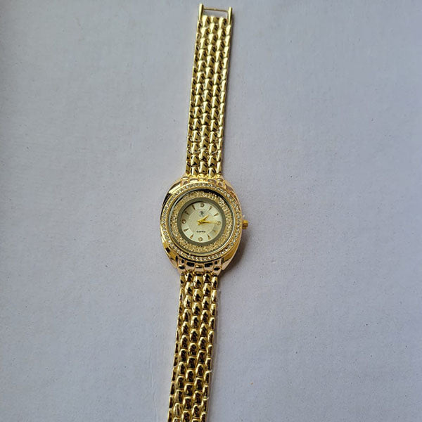 Elegant Gold Crystal-Accented Quartz Watch with Mesh Bracelet