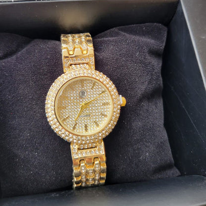 Elegant Gold Crystal-Accented Watch with Sparkling Dial and Bracelet