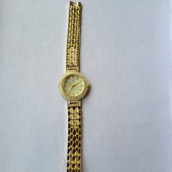 Elegant Gold Crystal-Accented Watch with Sparkling Dial and Bracelet