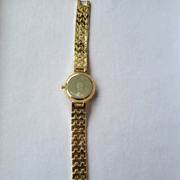 Elegant Gold Crystal-Accented Watch with Sparkling Dial and Bracelet
