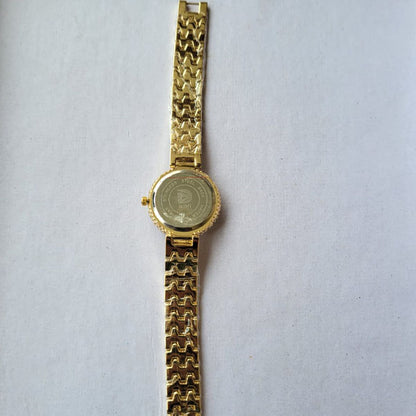 Elegant Gold Crystal-Accented Watch with Sparkling Dial and Bracelet
